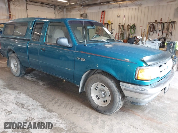 1995 Ford Ranger Splash z VIN 1FTCR14UXSPA86594, wystawiony jako IAAI lot #42517683 z przebiegiem 162 507 mil mil oraz . Historia ofert i sprzedaży dostępna na DreamBid. Obrazek 1.