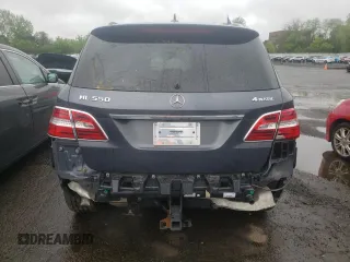 2013 Mercedes-Benz M 550 z VIN 4JGDA7DBXDA151247, wystawiony jako Copart lot #54742695 z przebiegiem 131 205 mil mil oraz Szkoda całkowita • Salvage title. Historia ofert i sprzedaży dostępna na DreamBid. Obrazek 6.