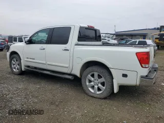 2011 Nissan Titan Pro-4X z VIN 1N6AA0EC6BN307938, wystawiony jako Copart lot #43291565 z przebiegiem 102 639 mil mil oraz Tytuł czysty. Historia ofert i sprzedaży dostępna na DreamBid. Obrazek 2.