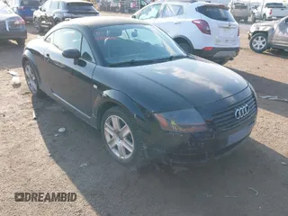 2004 Audi TT with VIN TRUWT28N941004373, listed as a IAAI auction lot 41886696 with 137,266 mi miles. Bid and sale history available at carsss.com. Image 1.
