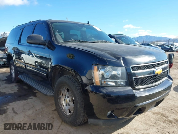 2014 Chevrolet Suburban LT with VIN 1GNSCJE08ER240230, listed as a IAAI auction lot 41702593 with 140,190 mi miles. Bid and sale history available at carsss.com. Image 1.