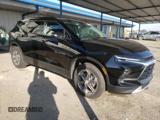 2024 Chevrolet Blazer LT z VIN 3GNKBJR45RS163609, wystawiony jako Copart lot #82987384 z przebiegiem 27 882 mil mil oraz Nie do naprawy • Non repairable. Historia ofert i sprzedaży dostępna na DreamBid. Obrazek 4.