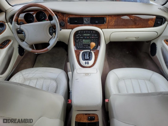 2000 Jaguar XJ with VIN SAJDA14C2YLF16982, listed as a Copart auction lot 44993015 with 113,629 mi miles and Clean Title. Bid and sale history available at carsss.com. Image 8.