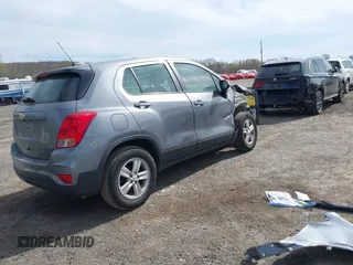 2020 Chevrolet Trax LS with VIN 3GNCJKSB2LL326823, listed as a IAAI auction lot 42103386 with 33,241 mi miles and . Bid and sale history available at carsss.com. Image 4.