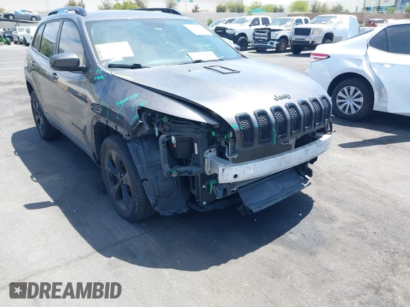 2018 Jeep Cherokee Latitude Tech Connect z VIN 1C4PJLCB8JD568422, wystawiony jako IAAI lot #42076237 z przebiegiem 88 382 mil mil oraz . Historia ofert i sprzedaży dostępna na DreamBid. Obrazek 6.