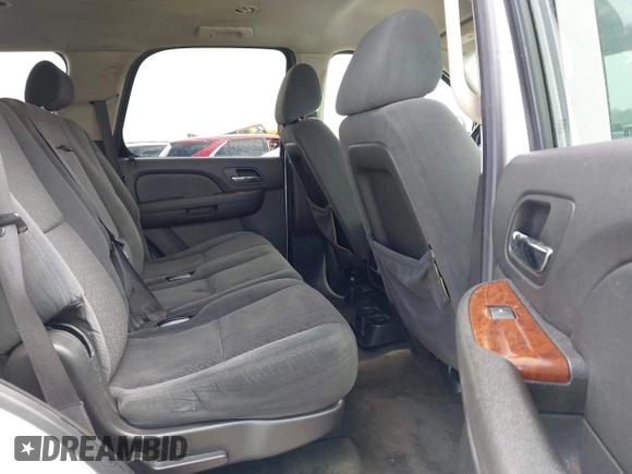 2008 Chevrolet Tahoe 1LT с VIN 1GNFC13018R133979, выставлен на аукционе IAAI как лот 42608904 с пробегом 261 711 миль миль и . История ставок и продаж доступна на DreamBid. Изображение 8.
