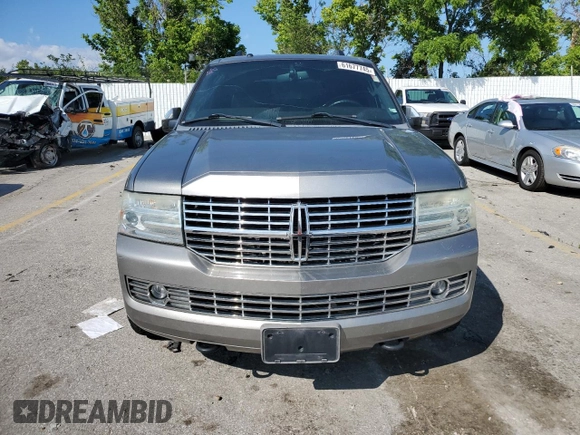 2008 Lincoln Navigator with VIN 5LMFL28518LJ12242, listed as a Copart auction lot 61677745 with 219,606 mi miles and Clean title. Bid and sale history available at DreamBid. Image 5.