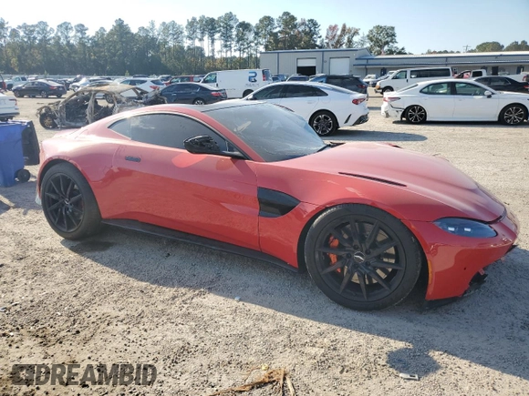 2020 Aston Martin Vantage z VIN SCFSMGAWXLGN03122, wystawiony jako Copart lot #77734374 z przebiegiem Nie podano mil oraz Szkoda całkowita • Salvage title. Historia ofert i sprzedaży dostępna na DreamBid. Obrazek 4.