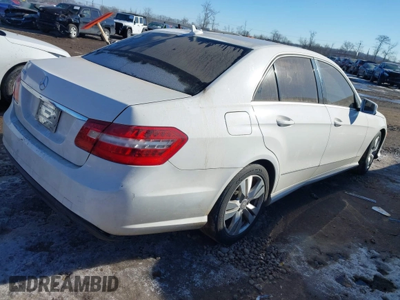 2013 Mercedes-Benz E 350 Luxury z VIN WDDHF5KB2DA740006, wystawiony jako IAAI lot #41391159 z przebiegiem 117 467 mil mil oraz . Historia ofert i sprzedaży dostępna na DreamBid. Obrazek 4.