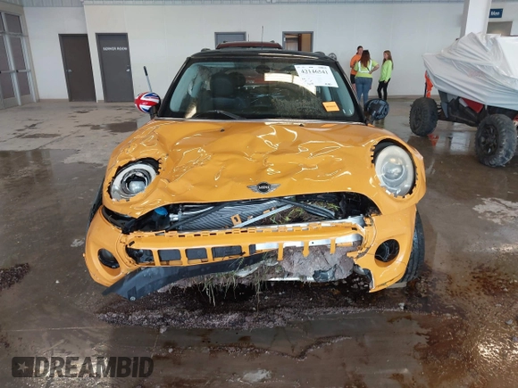 2015 MINI Hardtop with VIN WMWXM5C57FT942137, listed as a IAAI auction lot 42146541 with 96,058 mi miles and . Bid and sale history available at DreamBid. Image 12.