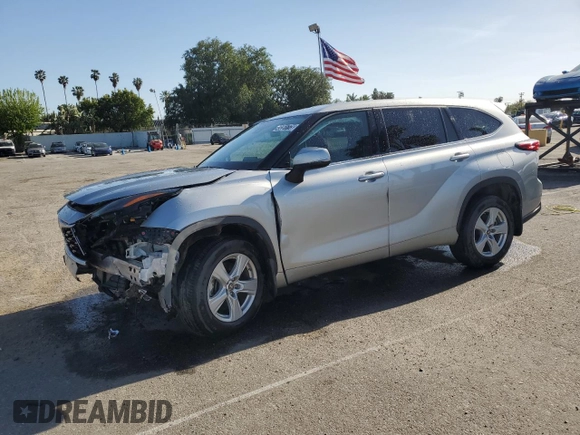 2022 Toyota Highlander LE with VIN 5TDBZRBH2NS183959, listed as a Copart auction lot 49261773 with 38,555 mi miles and . Bid and sale history available at DreamBid. Image 1.