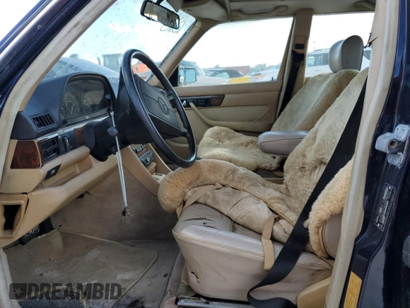 1986 Mercedes-Benz 560 with VIN WDBCA39D0GA268955, listed as a Copart auction lot 77190964 with 99,702 mi miles and Non Repairable. Bid and sale history available at DreamBid. Image 7.