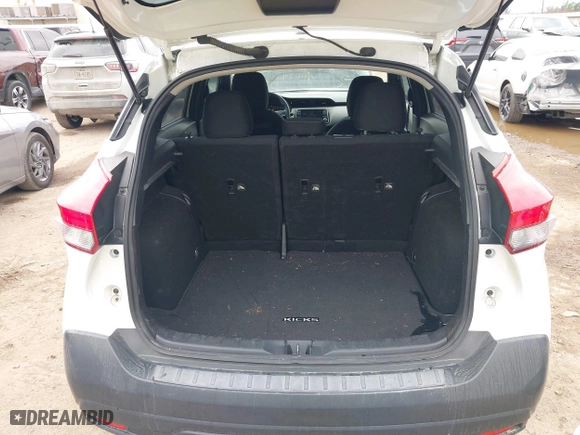 2018 Nissan Kicks SV with VIN 3N1CP5CU6JL500174, listed as a IAAI auction lot 41656916 with 72,809 mi miles. Bid and sale history available at carsss.com. Image 18.