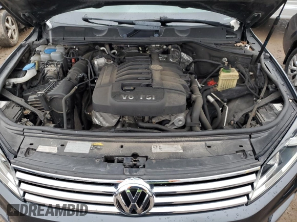 2015 Volkswagen Touareg Sport with VIN WVGEF9BP0FD003335, listed as a Copart auction lot 85151024 with 159,336 mi miles and Clean title. Bid and sale history available at DreamBid. Image 12.