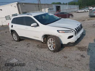 2018 Jeep Cherokee Latitude with VIN 1C4PJLCB3JD552189, listed as a IAAI auction lot 42350120 with 135,627 mi miles and . Bid and sale history available at DreamBid. Image 1.