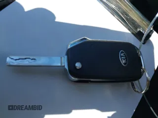 2021 Kia Forte LXS z VIN 3KPF24AD4ME326202, wystawiony jako IAAI lot #42160610 z przebiegiem 63 901 mil mil oraz . Historia ofert i sprzedaży dostępna na DreamBid. Obrazek 11.