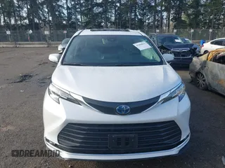 2023 Toyota Sienna XLE with VIN 5TDJSKFC8PS099539, listed as a IAAI auction lot 41284033 with 13,514 mi miles. Bid and sale history available at carsss.com. Image 12.