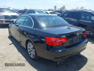 2012 BMW 3 Series 328i z VIN WBADW7C58CE729741, wystawiony jako IAAI lot #42333961 z przebiegiem 147 706 mil mil oraz . Historia ofert i sprzedaży dostępna na DreamBid. Obrazek 3.