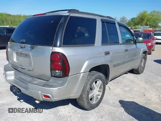 2005 Chevrolet TrailBlazer LT with VIN 1GNDT13SX52297180, listed as a IAAI auction lot 41986574 with 1 mi miles. Bid and sale history available at carsss.com. Image 4.