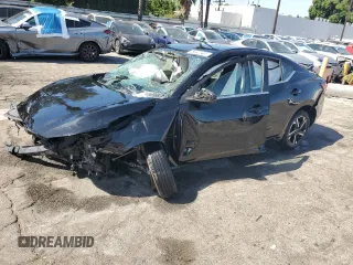 2024 Nissan Sentra SV z VIN 3N1AB8CV2RY252097, wystawiony jako Copart lot #57339215 z przebiegiem 37 671 mil mil oraz Szkoda całkowita • Salvage title. Historia ofert i sprzedaży dostępna na DreamBid. Obrazek 1.