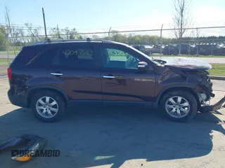 2012 Kia Sorento LX with VIN 5XYKT4A67CG191666, listed as a IAAI auction lot 42047583 with 175,404 mi miles. Bid and sale history available at carsss.com. Image 14.