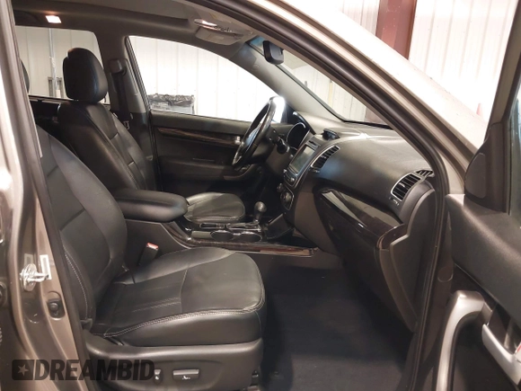 2015 Kia Sorento EX with VIN 5XYKU4A77FG578101, listed as a IAAI auction lot 41603372 with 120,804 mi miles. Bid and sale history available at carsss.com. Image 5.