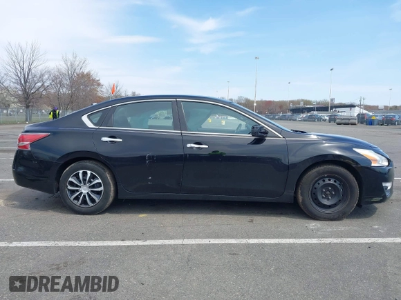 2015 Nissan Altima 2.5 S with VIN 1N4AL3AP7FN891964, listed as a IAAI auction lot 42011031 with 133,863 mi miles. Bid and sale history available at carsss.com. Image 13.