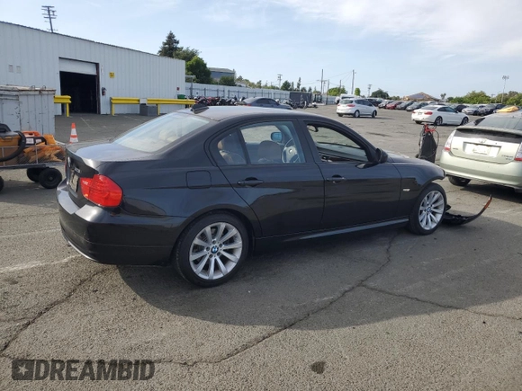 2011 BMW 3 Series 328i с VIN WBAPH5C53BA445287, выставлен на аукционе Copart как лот 57314625 с пробегом 82 026 миль миль и Списание • Salvage title. История ставок и продаж доступна на DreamBid. Изображение 3.