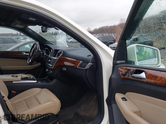 2014 Mercedes-Benz M 550 with VIN 4JGDA7DB1EA362659, listed as a IAAI auction lot 41704573 with 163,341 mi miles and . Bid and sale history available at carsss.com. Image 5.