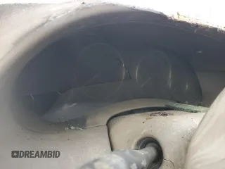 2001 Oldsmobile Aurora z VIN 1G3GS64C714175114, wystawiony jako Copart lot #85042834 z przebiegiem Nie podano mil oraz Nie do naprawy. Historia ofert i sprzedaży dostępna na DreamBid. Obrazek 9.