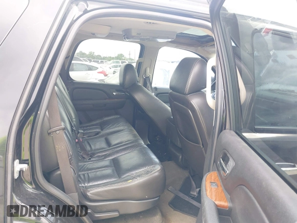 2007 GMC Yukon SLE with VIN 1GKFC13J87R157944, listed as a IAAI auction lot 42135875 with 260,587 mi miles and . Bid and sale history available at DreamBid. Image 8.