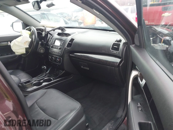 2015 Kia Sorento LX with VIN 5XYKTCA63FG652456, listed as a IAAI auction lot 41554796 with Not Provided miles. Bid and sale history available at carsss.com. Image 5.