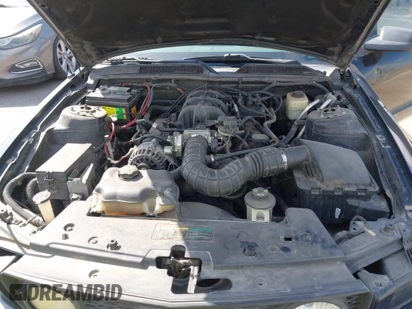 2007 Ford Mustang Deluxe with VIN 1ZVFT80N675254270, listed as a IAAI auction lot 42142385 with 182,962 mi miles. Bid and sale history available at carsss.com. Image 10.