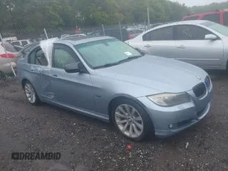 2011 BMW 3 Series 328i xDrive with VIN WBAPK5C59BA659489, listed as a IAAI auction lot 39439573 with 146,346 mi miles. Bid and sale history available at carsss.com. Image 1.