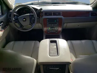2010 Chevrolet Suburban LT with VIN 1GNUKJE3XAR260589, listed as a Copart auction lot 49301825 with 252,434 mi miles and Salvage Title. Bid and sale history available at carsss.com. Image 8.