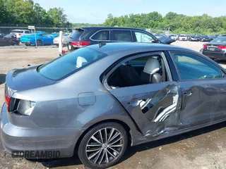 2017 Volkswagen Jetta Sport z VIN 3VWD17AJ6HM284934, wystawiony jako IAAI lot #42657613 z przebiegiem 85 929 mil mil oraz . Historia ofert i sprzedaży dostępna na DreamBid. Obrazek 6.