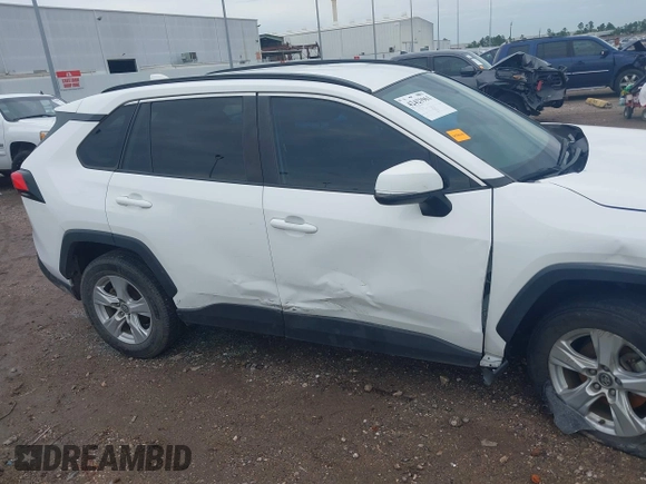 2020 Toyota RAV4 XLE with VIN 2T3W1RFV3LW100110, listed as a IAAI auction lot 42423963 with 29,066 mi miles and . Bid and sale history available at DreamBid. Image 17.