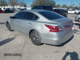 2015 Nissan Altima S with VIN 1N4AL3AP4FN304233, listed as a IAAI auction lot 41463418 with 233,084 mi miles and . Bid and sale history available at carsss.com. Image 3.
