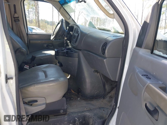 2007 Ford Econoline Cargo Commercial with VIN 1FTNE14WX7DB23318, listed as a IAAI auction lot 41560386 with 209,790 mi miles and . Bid and sale history available at DreamBid. Image 5.