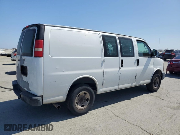 2008 Chevrolet Express Cargo z VIN 1GCGG25C581202010, wystawiony jako Copart lot #61499705 z przebiegiem 316 849 mil mil oraz Czysty tytuł • Clean title. Historia ofert i sprzedaży dostępna na DreamBid. Obrazek 3.
