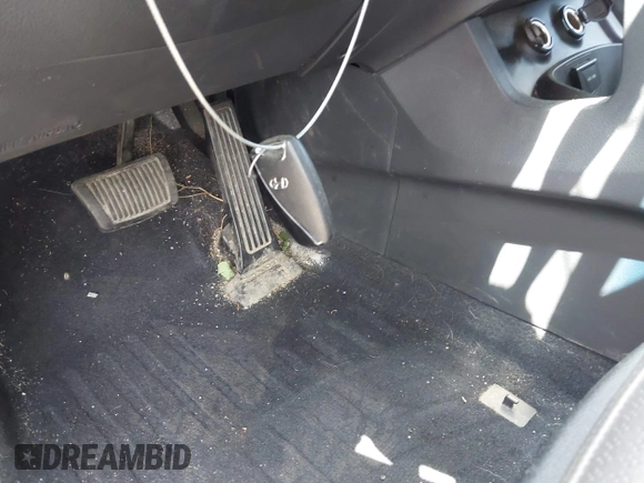 2014 Hyundai Santa Fe with VIN 5XYZUDLB6EG218980, listed as a IAAI auction lot 42391630 with 136,710 mi miles and . Bid and sale history available at DreamBid. Image 11.
