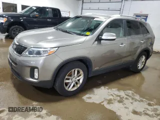 2015 Kia Sorento LX with VIN 5XYKTCA68FG642621, listed as a Copart auction lot 62039005 with 122,579 mi miles and Clean title. Bid and sale history available at DreamBid. Image 1.