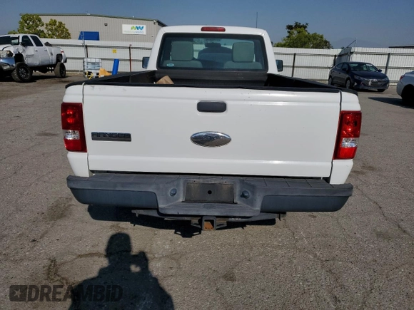 2010 Ford Ranger XL z VIN 1FTKR1AE9APA72483, wystawiony jako Copart lot #52352595 z przebiegiem 125 034 mil mil oraz Czysty tytuł • Clean title. Historia ofert i sprzedaży dostępna na DreamBid. Obrazek 6.