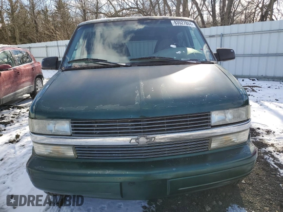 1998 Chevrolet Astro with VIN 1GNEL19WXWB111590, listed as a Copart auction lot 83527884 with 161,137 mi miles and Salvage Title. Bid and sale history available at carsss.com. Image 5.