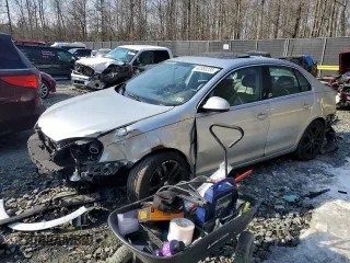 2006 Volkswagen Jetta 2.5L with VIN 3VWSF71K66M634299, listed as a Copart auction lot 42383235 with 168,421 mi miles and Salvage title. Bid and sale history available at DreamBid. Image 1.