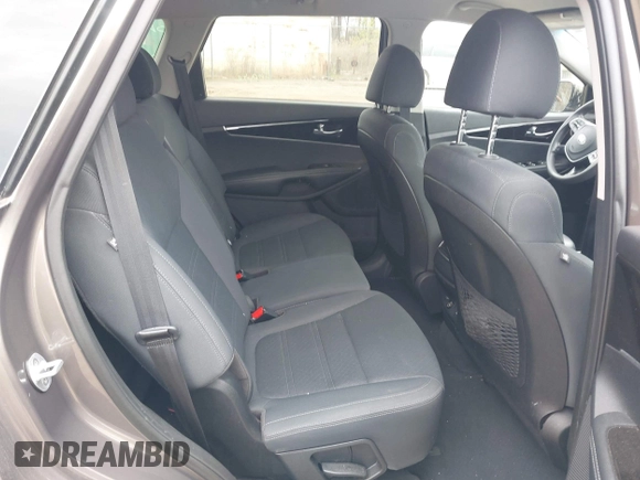 2019 Kia Sorento LX with VIN 5XYPGDA30KG559460, listed as a IAAI auction lot 42006148 with 102,193 mi miles. Bid and sale history available at carsss.com. Image 8.