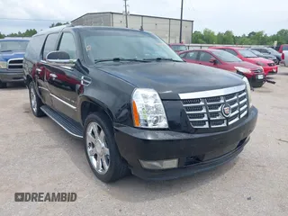 2008 Cadillac Escalade ESV z VIN 1GYFK66858R265051, wystawiony jako IAAI lot #42468189 z przebiegiem 207 111 mil mil oraz . Historia ofert i sprzedaży dostępna na DreamBid. Obrazek 1.