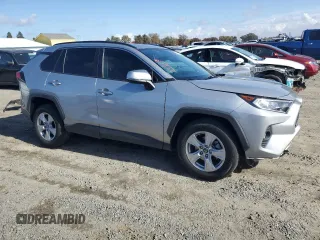 2019 Toyota RAV4 XLE with VIN 2T3W1RFV0KW036705, listed as a Copart auction lot 80983694 with 110,823 mi miles and Salvage Title. Bid and sale history available at carsss.com. Image 4.