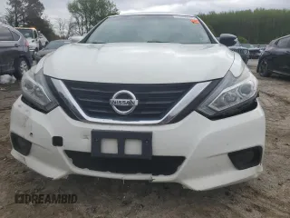 2018 Nissan Altima SV with VIN 1N4AL3AP9JC177614, listed as a Copart auction lot 52033385 with 216,463 mi miles and Clean Title. Bid and sale history available at DreamBid. Image 5.