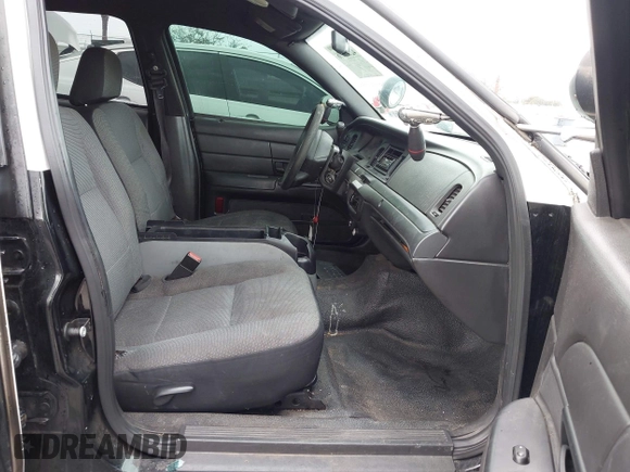 2008 Ford Police Interceptor z VIN 2FAHP71V68X165085, wystawiony jako IAAI lot #42115476 z przebiegiem 171 925 mil mil oraz . Historia ofert i sprzedaży dostępna na DreamBid. Obrazek 5.